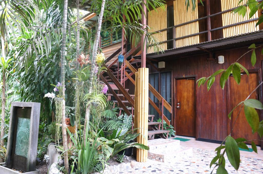 Raintree Lodge Порт Морсби Екстериор снимка